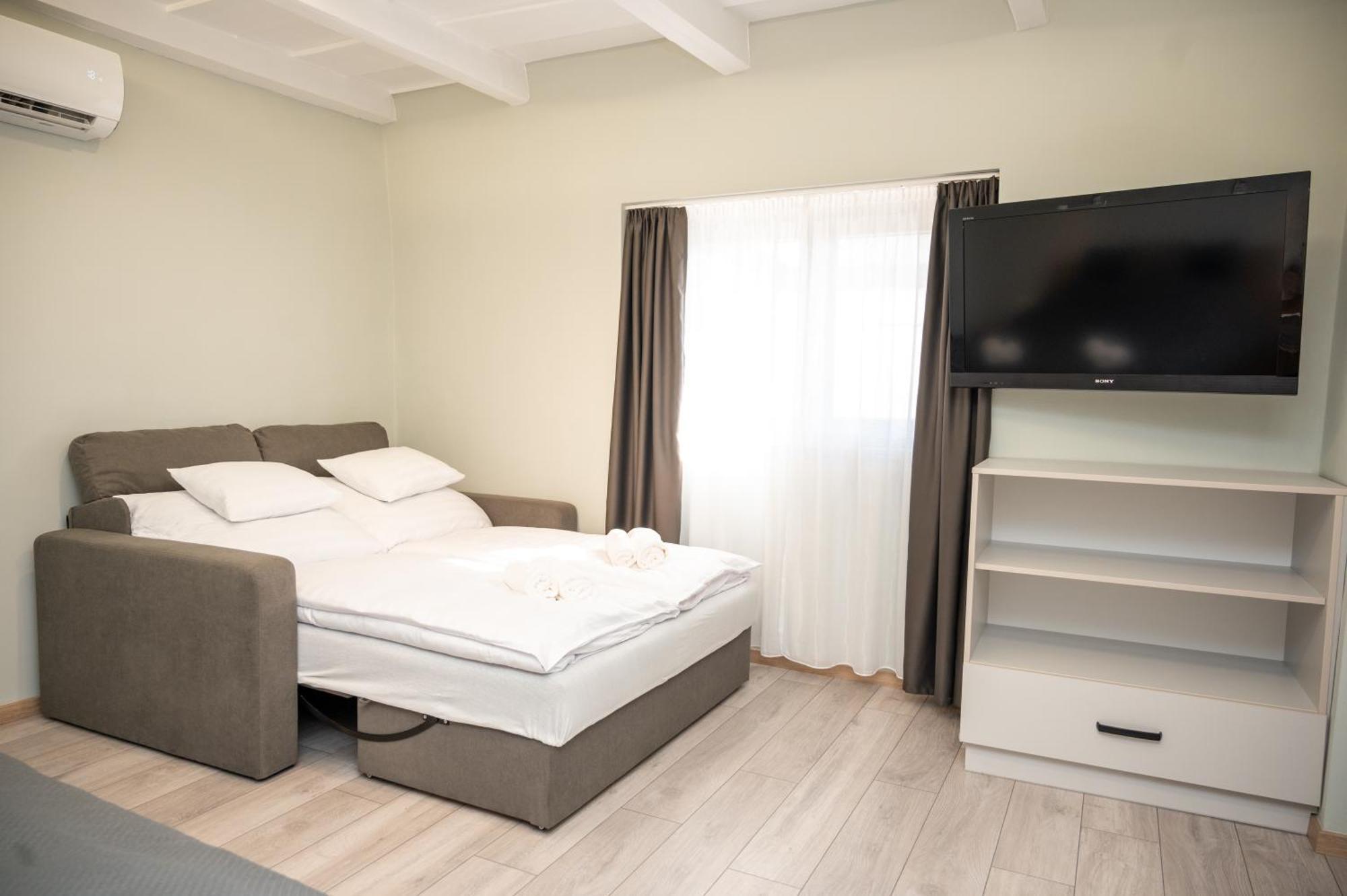 Tuenderkert Apartman Gyula Eksteriør billede